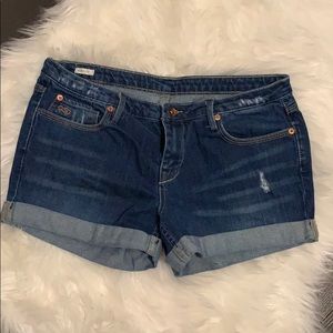 Distressed denim shorts!